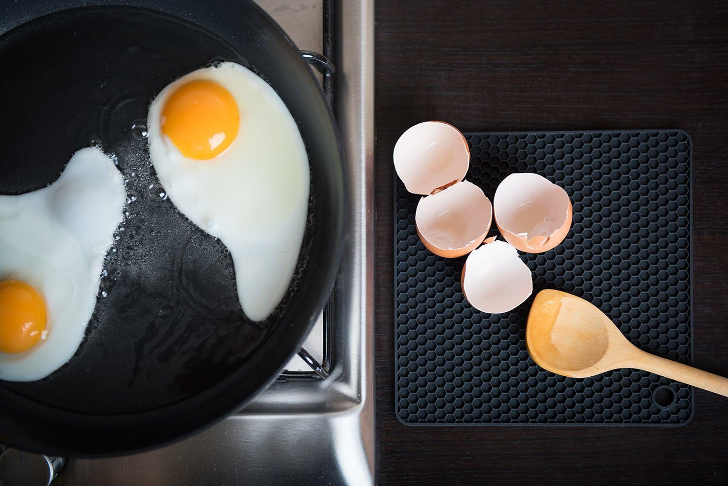 Silicone Pot Holders and Trivet Mats Heat Resistant to 440°F to Protect Your Table and Countertop Contains 4 Pieces Squared
